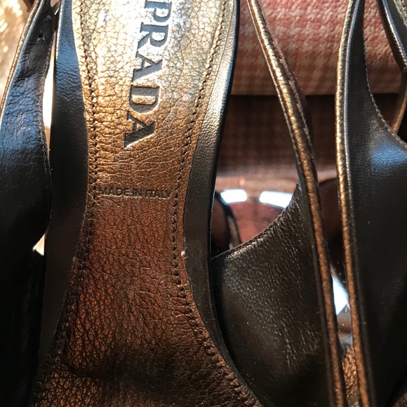 PRADA - Picture 7 of 16